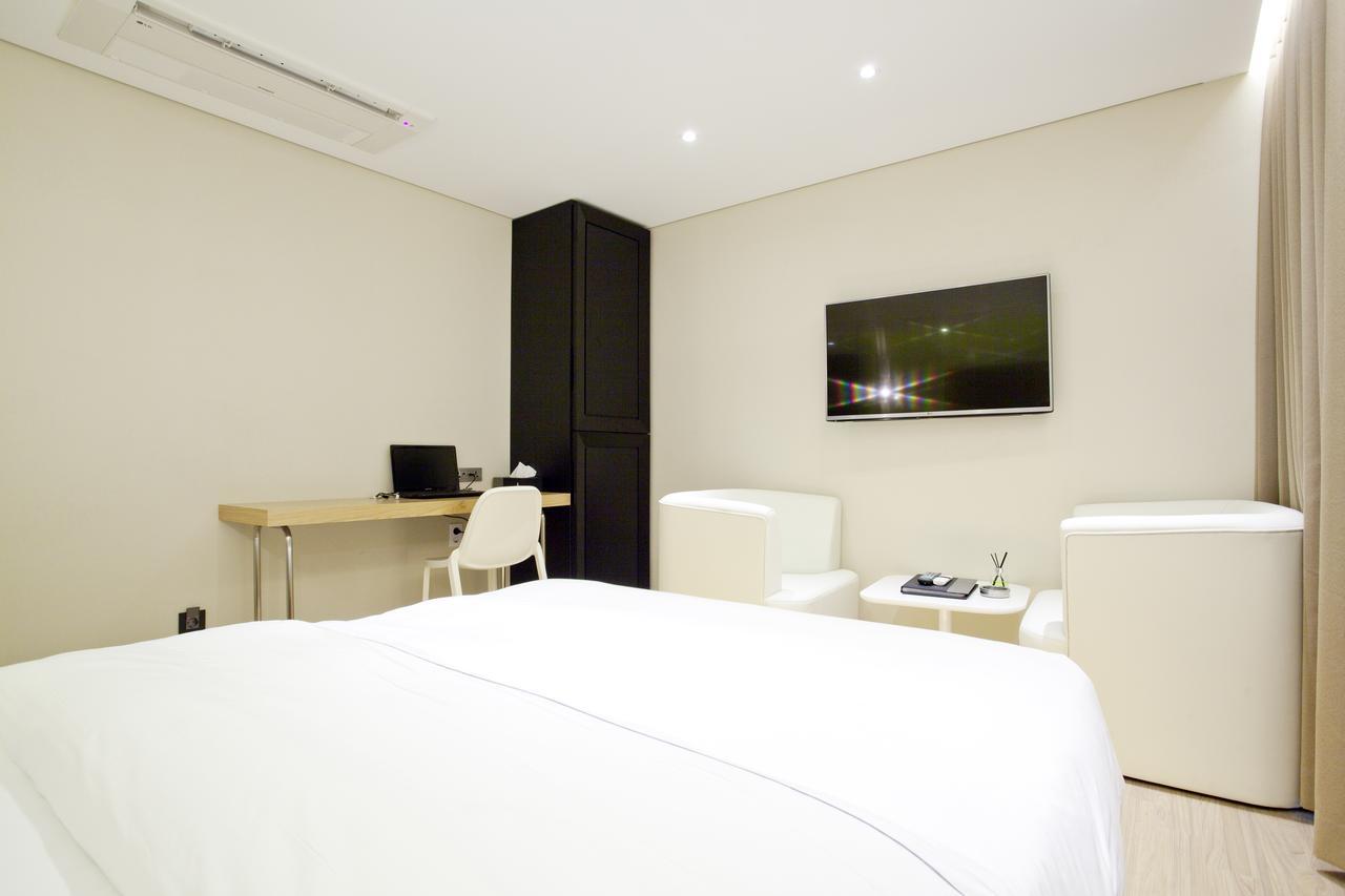Hotel Forestar Seoul Bagian luar foto
