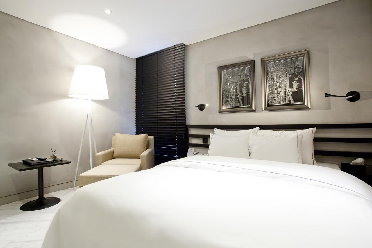 Hotel Forestar Seoul Bagian luar foto