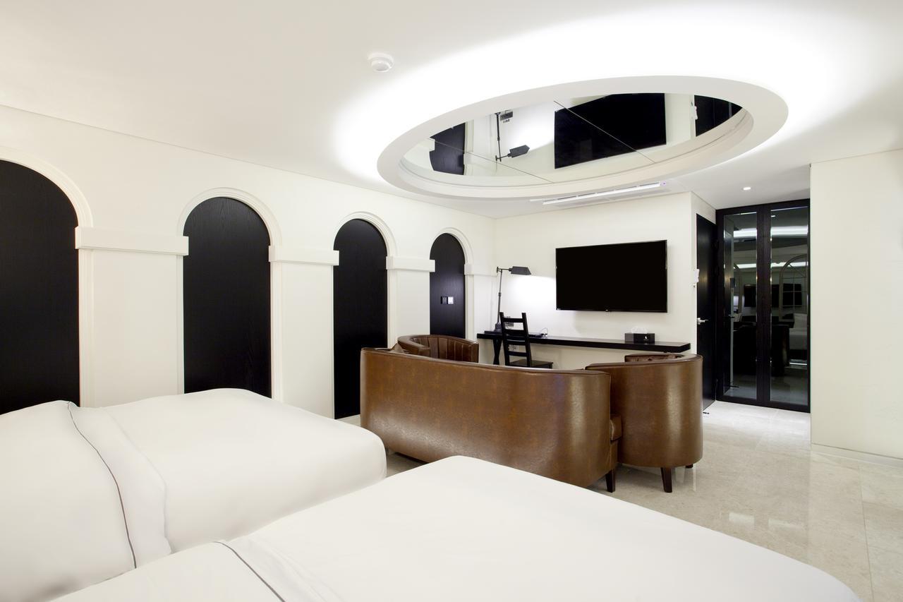 Hotel Forestar Seoul Bagian luar foto