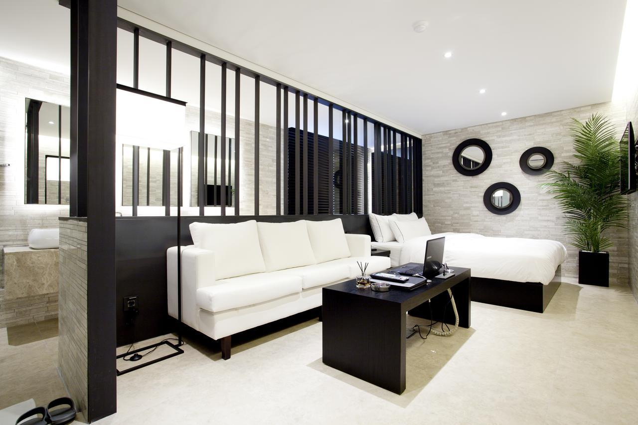 Hotel Forestar Seoul Bagian luar foto